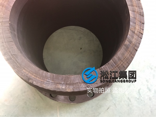 【發(fā)貨現(xiàn)場(chǎng)】長(zhǎng)江抽水橡膠軟管接頭發(fā)往重慶豐都縣水泥廠 【發(fā)貨現(xiàn)場(chǎng)】長(zhǎng)江抽水橡膠軟管接頭發(fā)往重慶豐都縣水泥廠