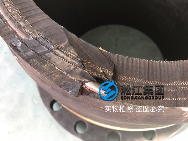 【發(fā)貨現(xiàn)場(chǎng)】長(zhǎng)江抽水橡膠軟管接頭發(fā)往重慶豐都縣水泥廠 【發(fā)貨現(xiàn)場(chǎng)】長(zhǎng)江抽水橡膠軟管接頭發(fā)往重慶豐都縣水泥廠