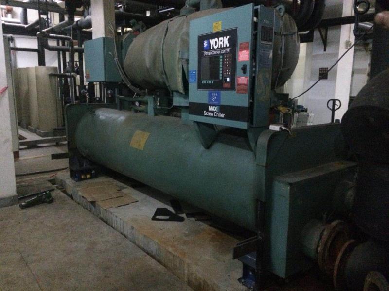 YORK冷水主機安裝彈簧減震器沒效果怎么辦？