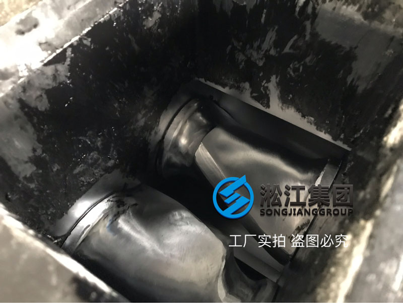 為了把控橡膠接頭膠料穩(wěn)定性實(shí)驗(yàn)室新增一臺(tái)三升密煉機(jī) 為了把控橡膠接頭膠料穩(wěn)定性實(shí)驗(yàn)室新增一臺(tái)三升密煉機(jī)