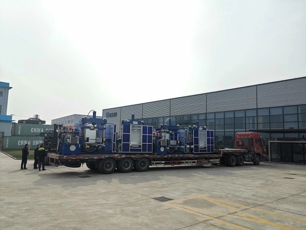 全自動橡膠接頭硫化機陸續(xù)進廠“響應(yīng)國家2025智能制造” 全自動橡膠接頭硫化機陸續(xù)進廠“響應(yīng)國家2025智能制造”