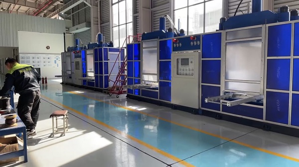 全自動橡膠接頭硫化機陸續(xù)進廠“響應(yīng)國家2025智能制造” 全自動橡膠接頭硫化機陸續(xù)進廠“響應(yīng)國家2025智能制造”
